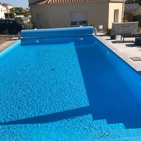 T3 Individuel Avec Acces Piscine Et Jardin Prives