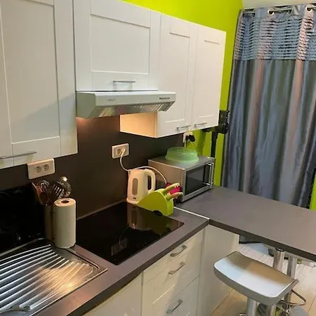 T3 Individuel Avec Acces Piscine Et Jardin Prives アパート *