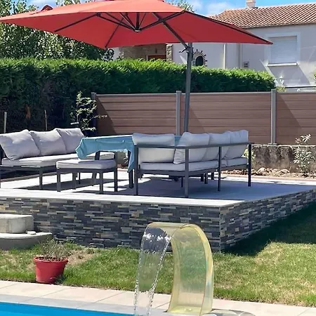 T3 Individuel Avec Acces Piscine Et Jardin Prives Basse-Goulaine