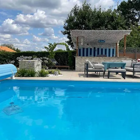 T3 Individuel Avec Acces Piscine Et Jardin Prives Apartamento *