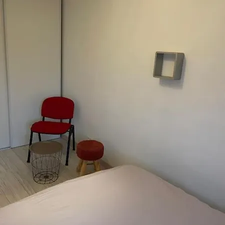 T3 Individuel Avec Acces Piscine Et Jardin Prives Apartment Basse-Goulaine