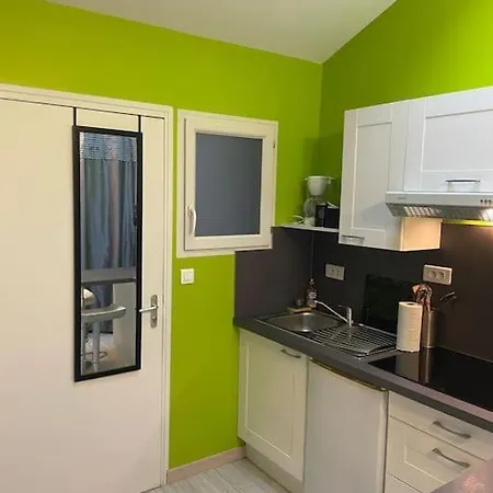 T3 Individuel Avec Acces Piscine Et Jardin Prives Basse-Goulaine