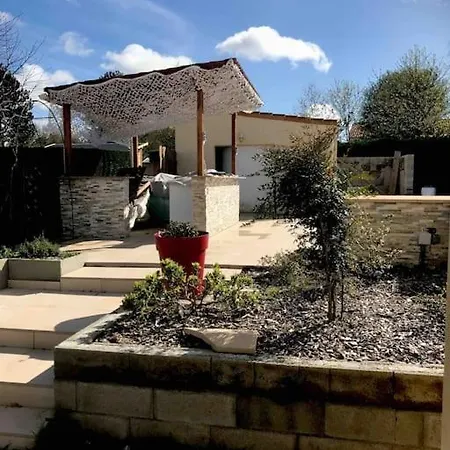 T3 Individuel Avec Acces Piscine Et Jardin Prives Apartment Basse-Goulaine