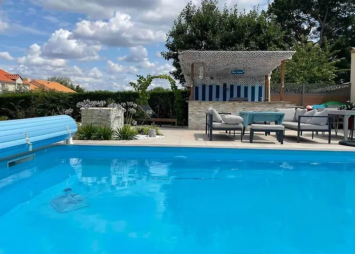 T3 Individuel Avec Acces Piscine Et Jardin Prives Apartmán *