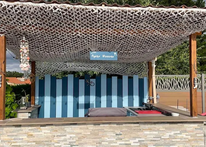 T3 Individuel Avec Accès Piscine Et Jardin Privés Apartamento